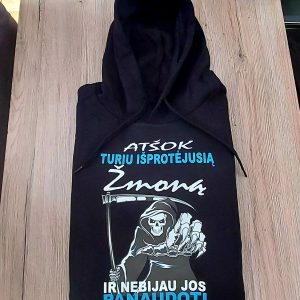 Džemperis: Atšok turiu išprotėjusią žmoną