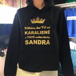 Džemperis: Užknisa kai tu esi Karalienė, o tave vadina tavo vardu