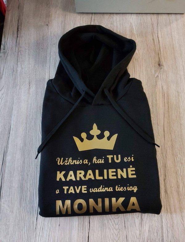 Džemperis: Užknisa kai tu esi Karalienė, o tave vadina tavo vardu