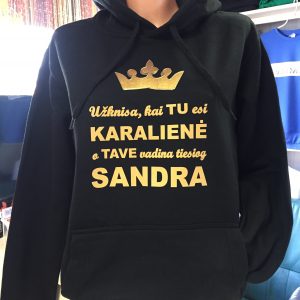 Džemperis: Užknisa kai tu esi Karalienė o tave vadina tavo vardu