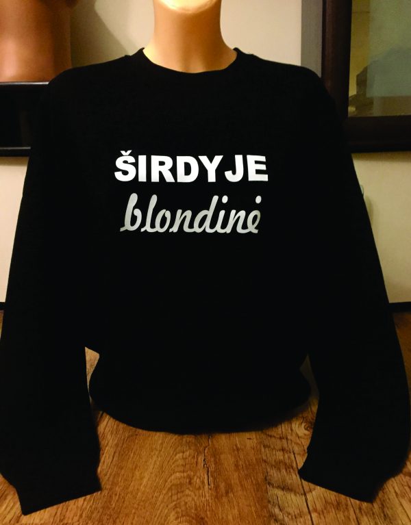 Džemperis: Širdyje blondinė