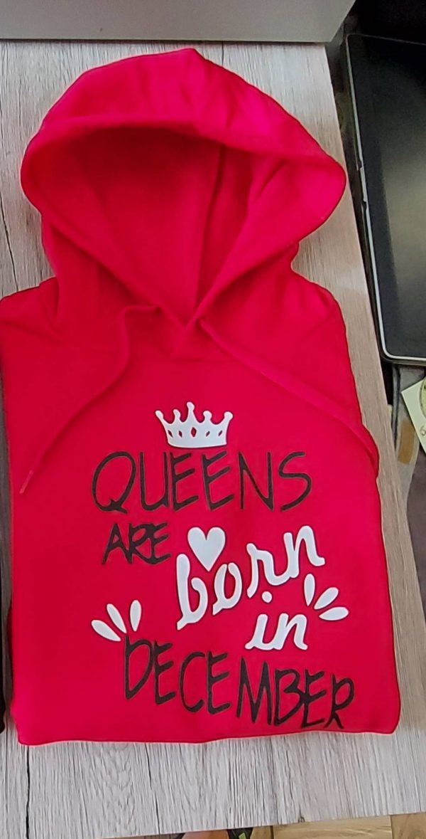 Džemperis: Queens are born in