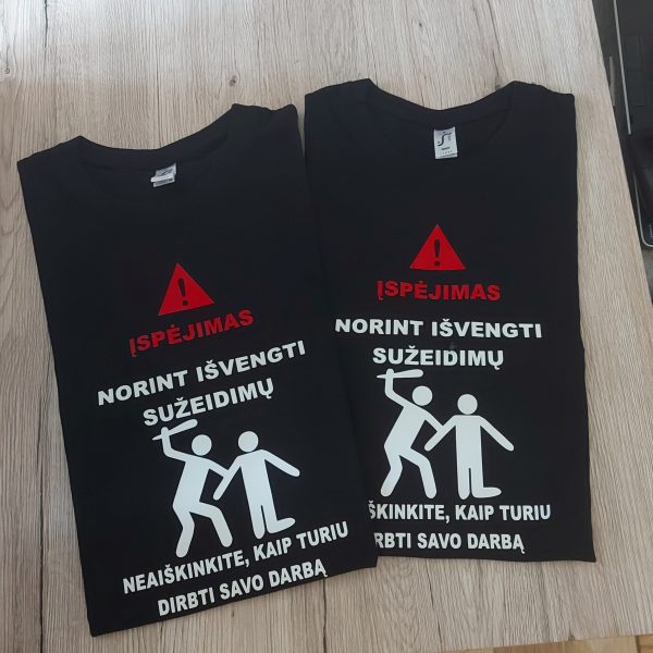 Marškinėliai: Įspėjimas- norint išvengti sužeidimų Marškinėliai: Įspėjimas- norint išvengti sužeidimų