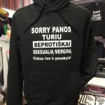 Džemperis: Sorry panos turiu beprotiškai seksualią merginą.