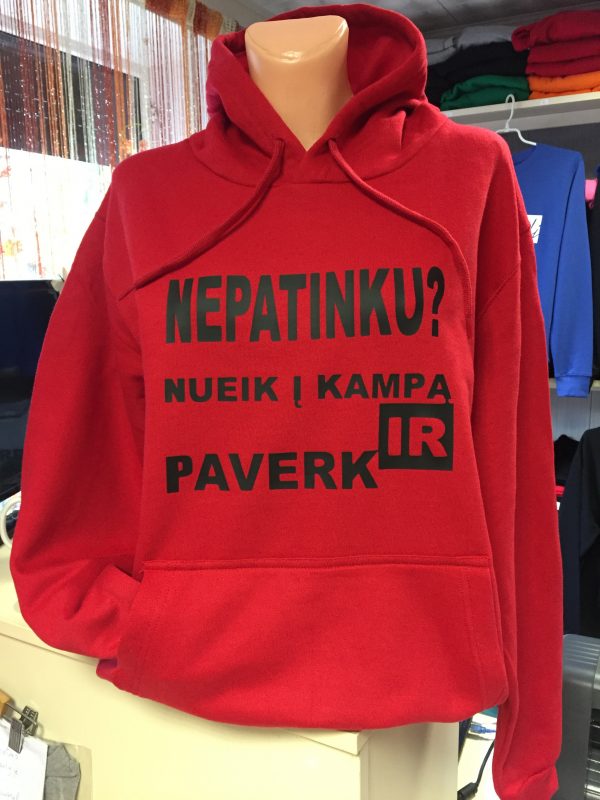 Džemperis: Nepatinku? nueik į kampą ir paverk