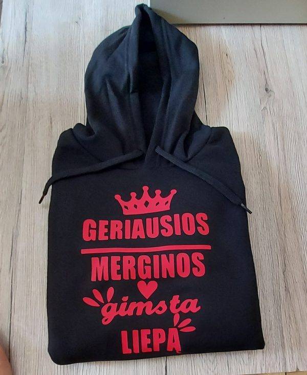 Džemperis: Geriausios gimsta Liepą