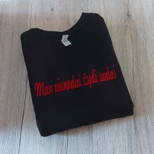 Džemperis: Man vienodai žydi sodai