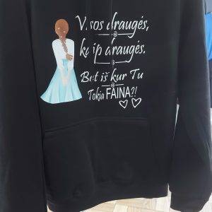 Džemperis: Visos draugės, kaip draugės, bet iš kur tu tokia Faina