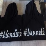 Džemperis: Blondinė-Brunetė