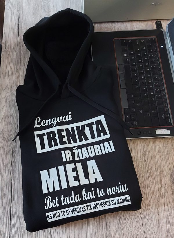 Džemperis: Lengvai trenkta ir žiauriai miela 