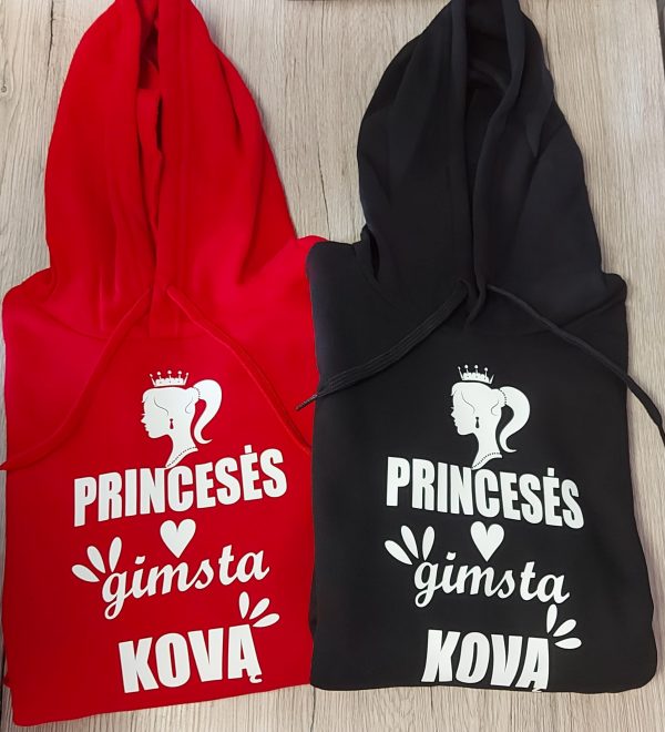 Džemperis: Princesės gimsta kovą