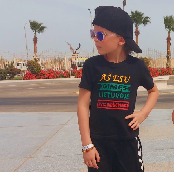 Esu gimusi Lietuvoje ir tuo didžiuojuosi Esu gimusi Lietuvoje ir tuo didžiuojuosi