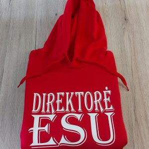 Džemperis: Direktorė esu