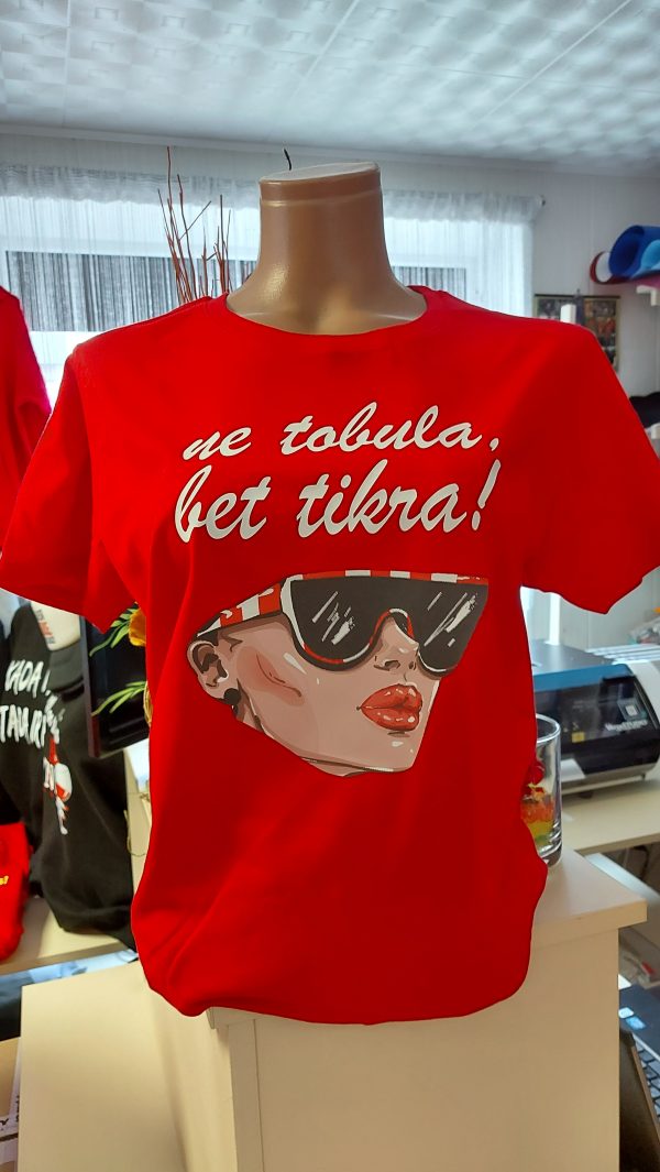 Marškinėliai: Ne tobula, bet tikra marškinėliaia