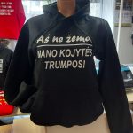 Džemperis: Aš ne žema mano kojytės trumpos 