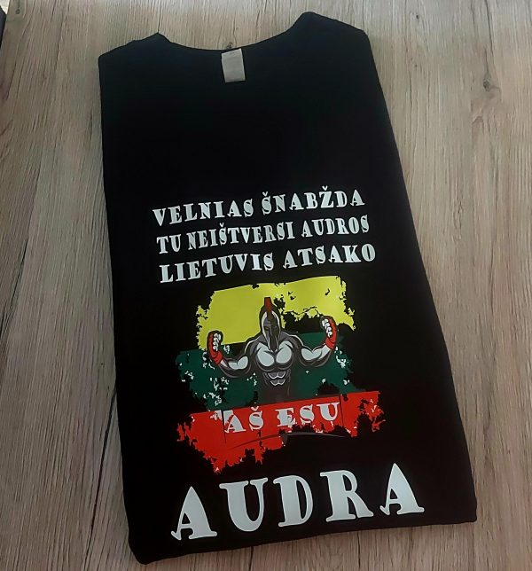 Marškinėliai: Velnias šnabžda tu neišversi audros- lietuvis atsako as esu audra