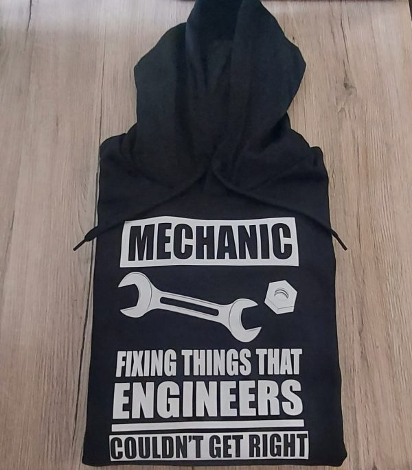 Džemperis: Mechanic fixing things that engineers couldn't get right