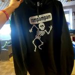 Džemperis: Rampampam su skeletu 