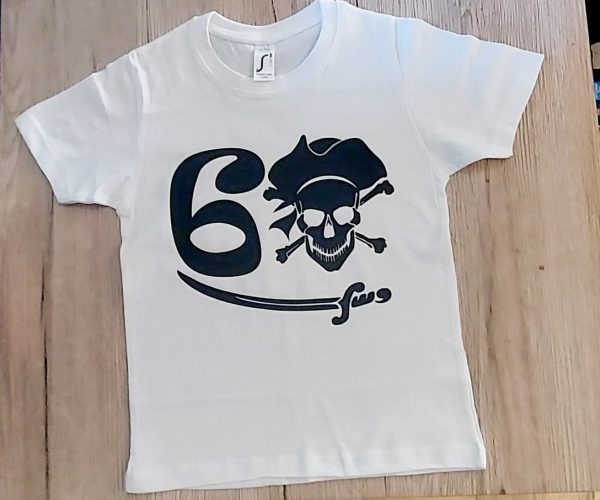 Vaikiški marškinėliai su piratu Vaikiški marškinėliai su piratu