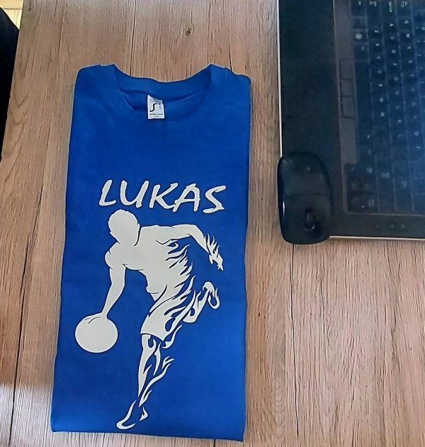 Vaikiški marškinėliai krepšininkui su vardu Vaikiški marškinėliai krepšininkui su vardu