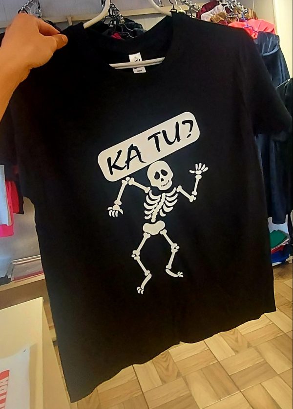 Marškinėliai: Ką tu su skeletu 
