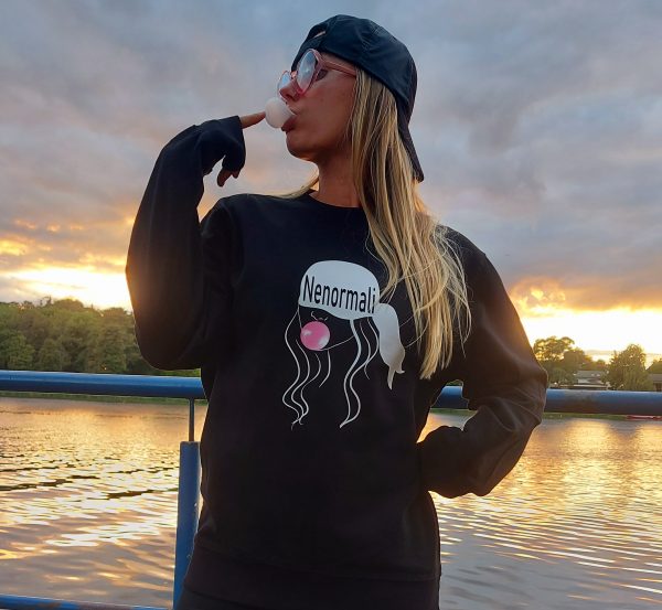 Džemperis: Nenormali su burbulu 