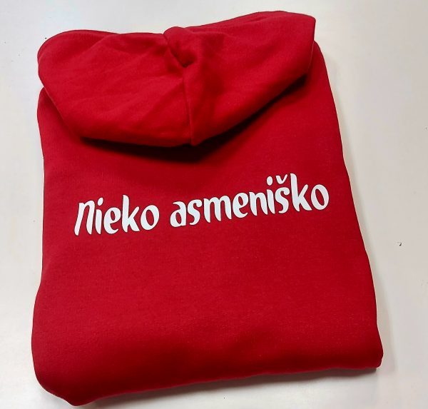 Džemperis: Nieko asmeniško